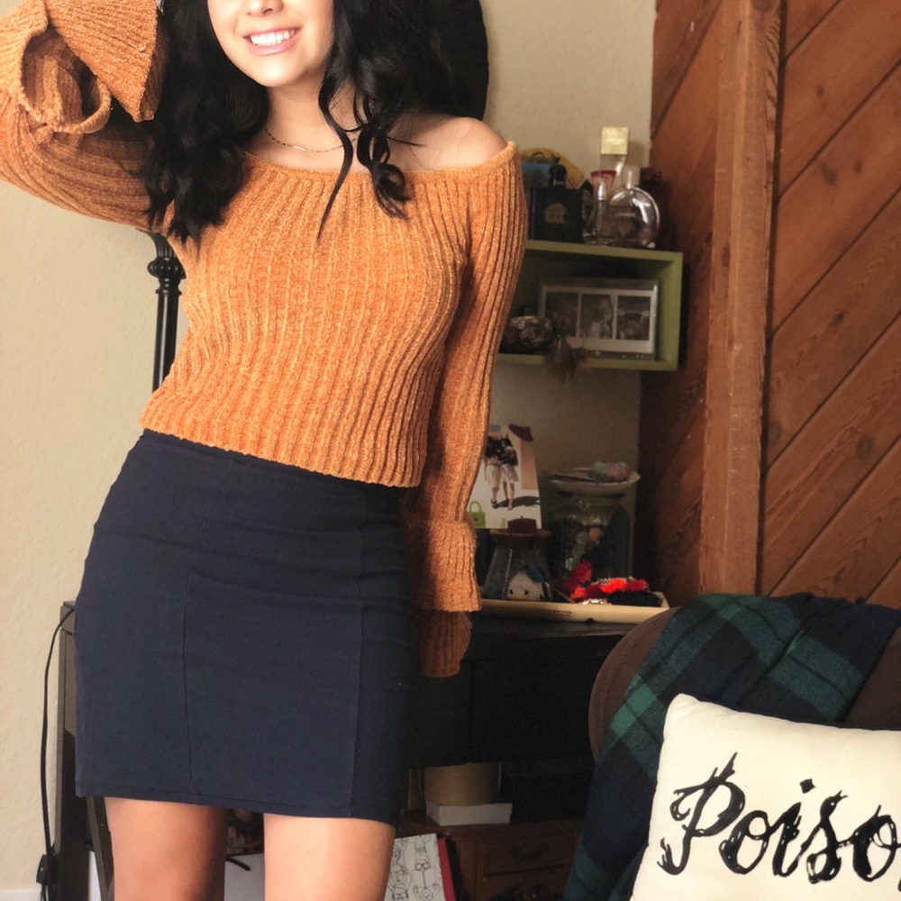 Hollister navy blue skirt